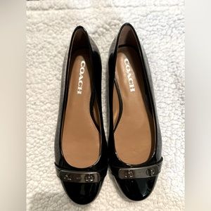 Coach women’s Oswald black ballerina slip on flats size 6.5